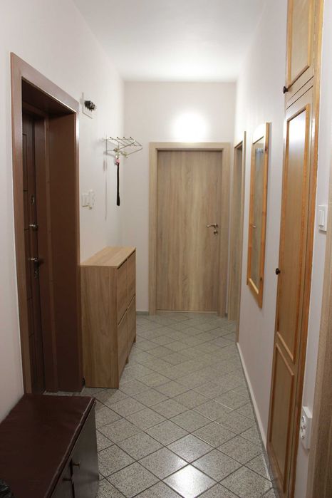 Дава се под наем Двустаен апартамент в София, Гоце Делчев - 62 кв.м за 586.5 € - Снимка #1