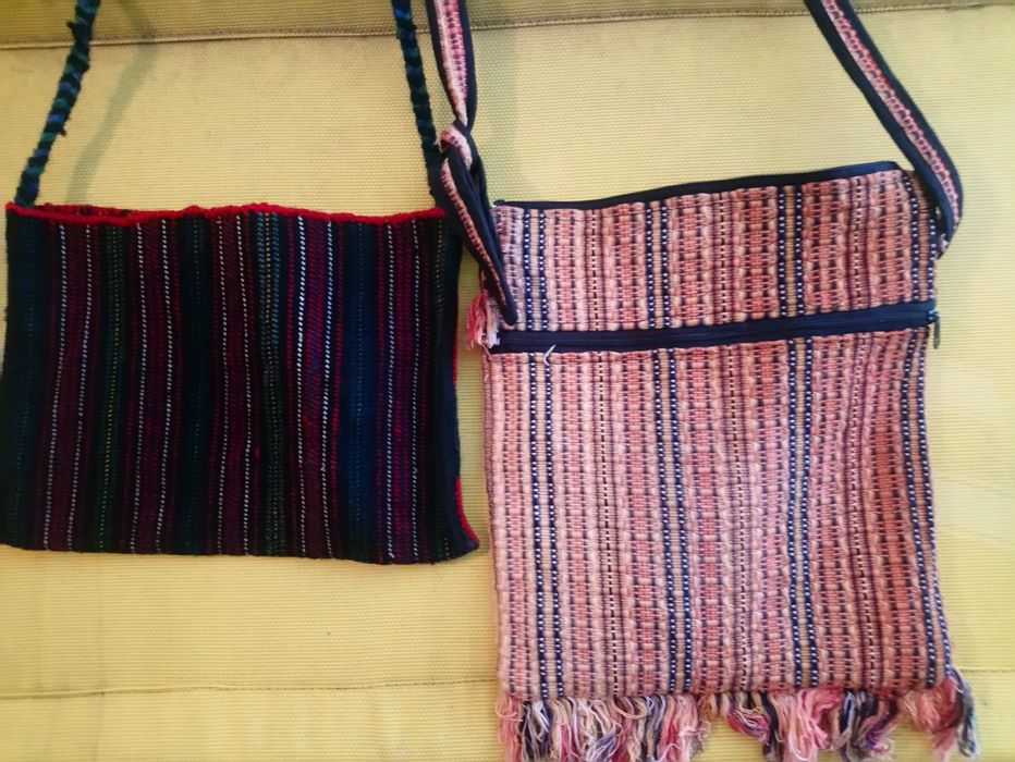 Тъкани черги,килими, черджета и торбички.