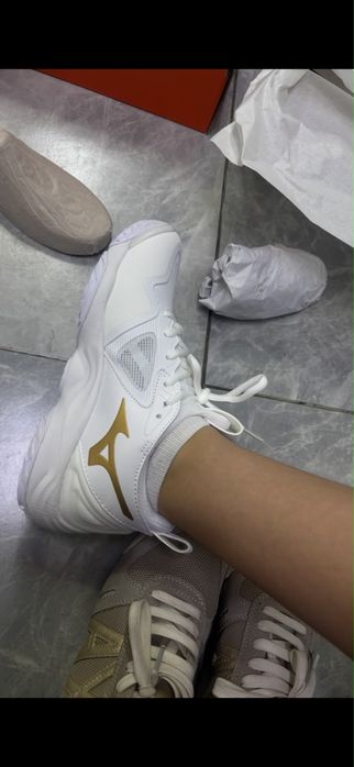 Волейбольные кроссовки mizuno