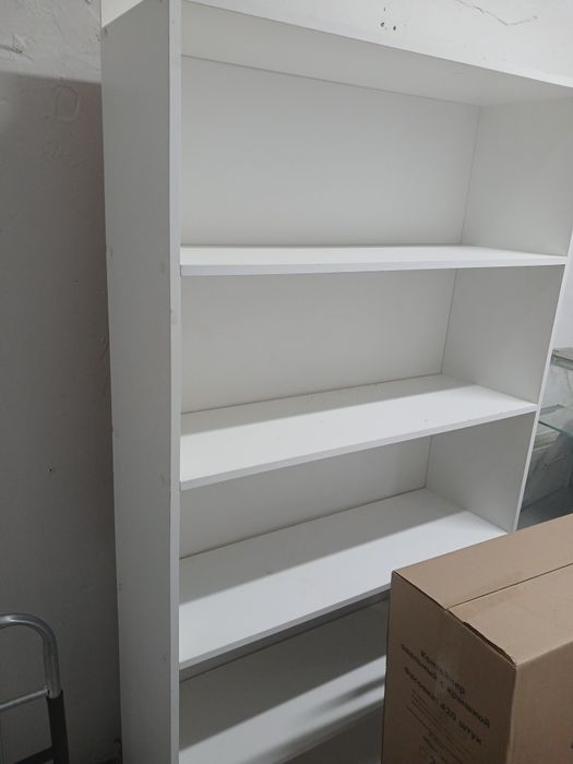 Продам полки витринный шкаф