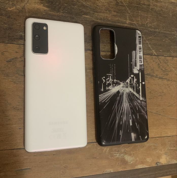Samsung Galaxy S20 FE 5G c протектор и гръб