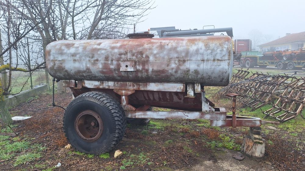 Цистерни за вода 3 броя.