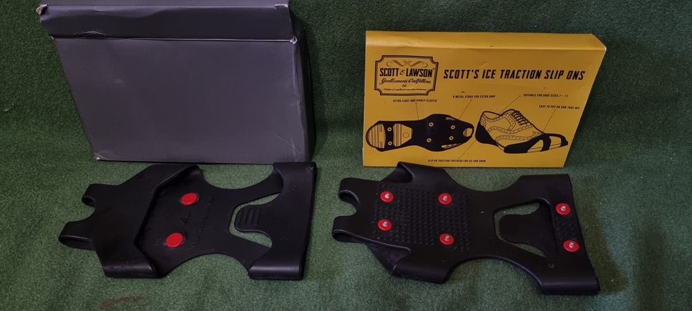 Încălțăminte de tracțiune pentru gheață și zăpadă