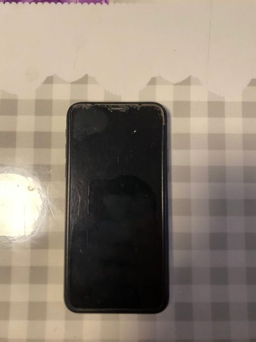 Продам айфон хр.