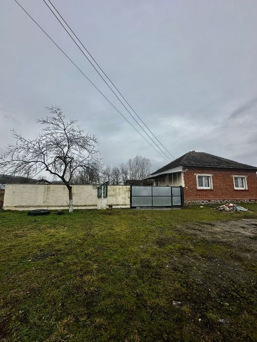 Casă de vânzare cu grădină