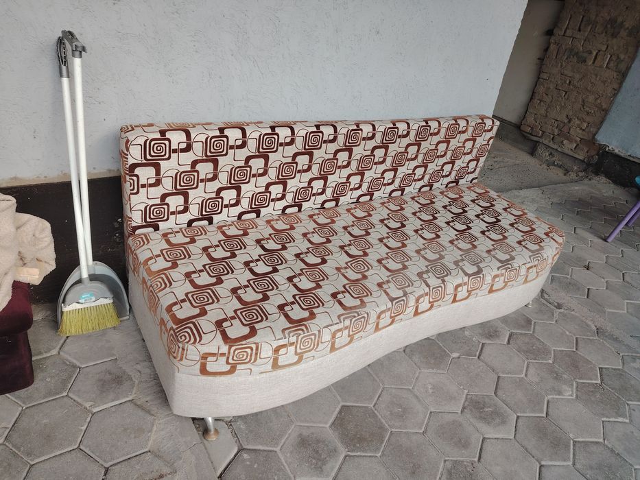 Диван. Тахта продам