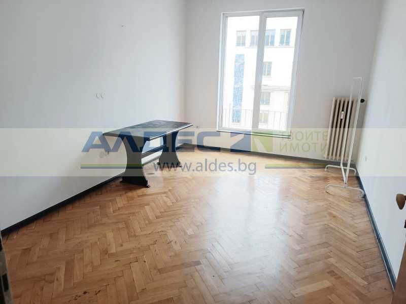 Дава се под наем Офис в София, Център - 120 кв.м за 600 € - Снимка #4