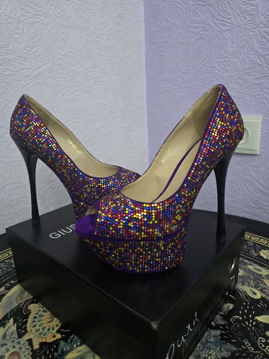 Продам шикарный туфли