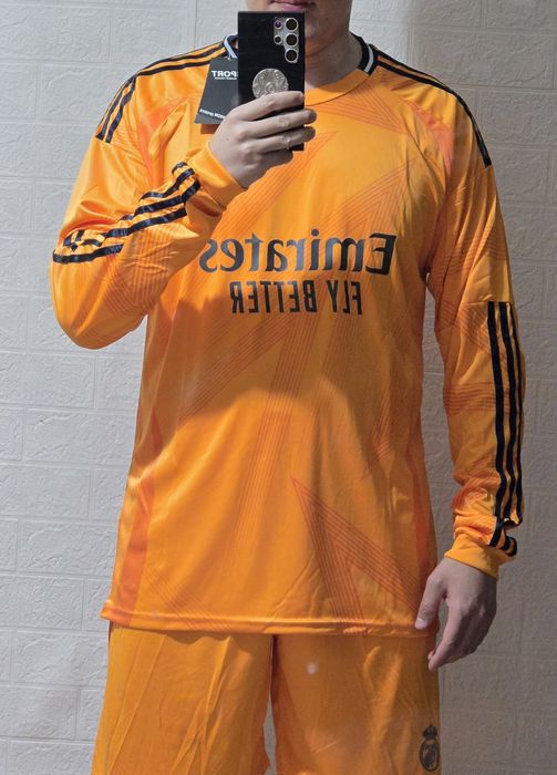 Продам футбольную форму