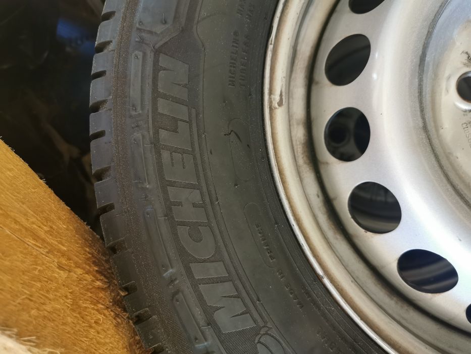 235 65 16 C  Michelin agilis 3 pentru Sprinter sau Krafter