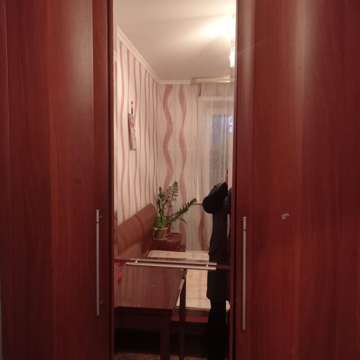 Продам мебель б/у, и морозильник