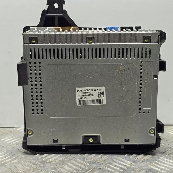 Navigatie multimedia cu ecran si silverbox Opel Astra K