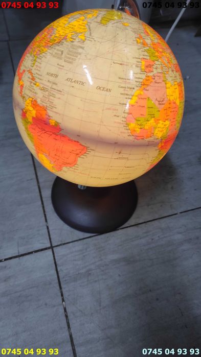 glob pamantesc 20cm in romana cu iluminare perfect functional