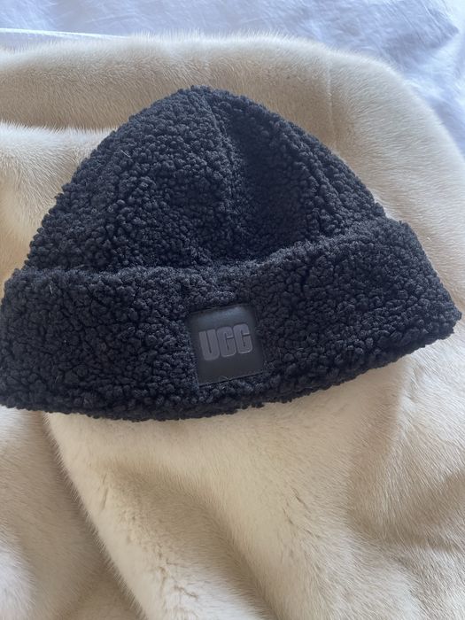 Оригинална UGG шапка