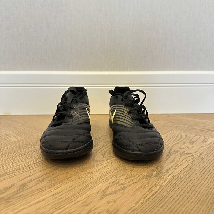 Кроссовки (бутсы) NIKE 43-44 размер