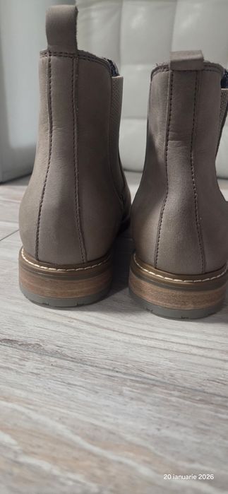 Ghete dama, noi din piele- Tamaris