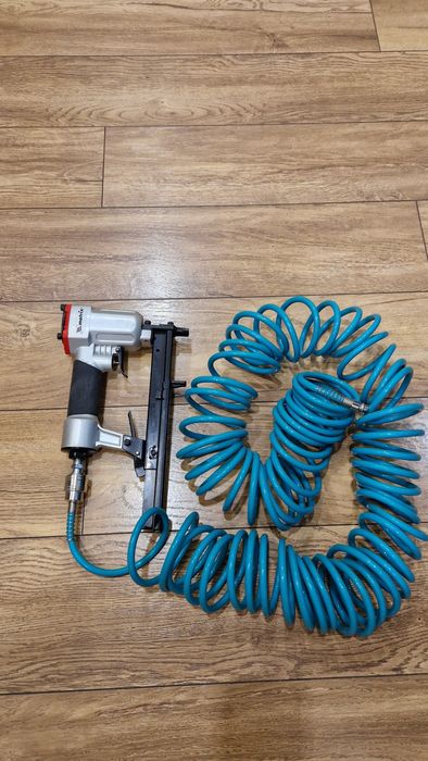 Строительный степлер Matrix со шлангом 15м