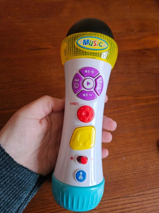 Vand jucarii de plus Catelusa vorbitoare, Maimuta interactiva, Sonic
