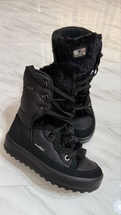 Ghete impermeabile de zapada.