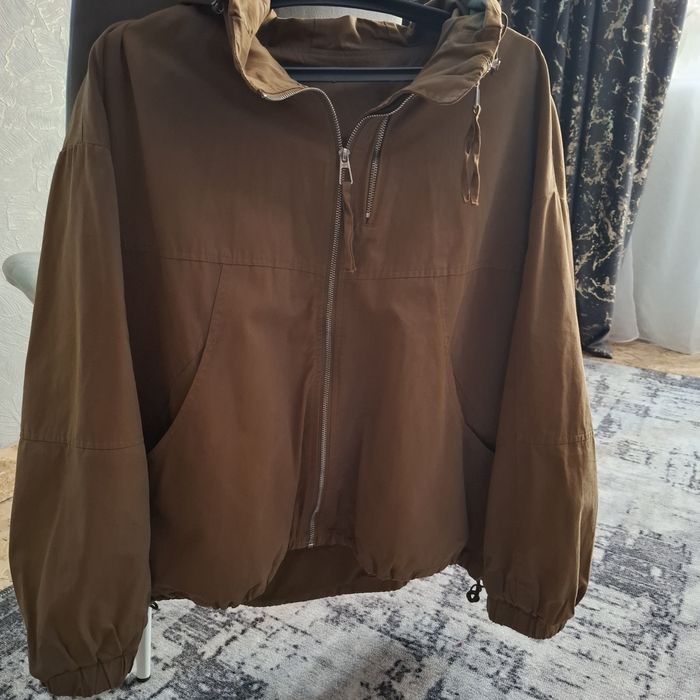 Продам курточку 54