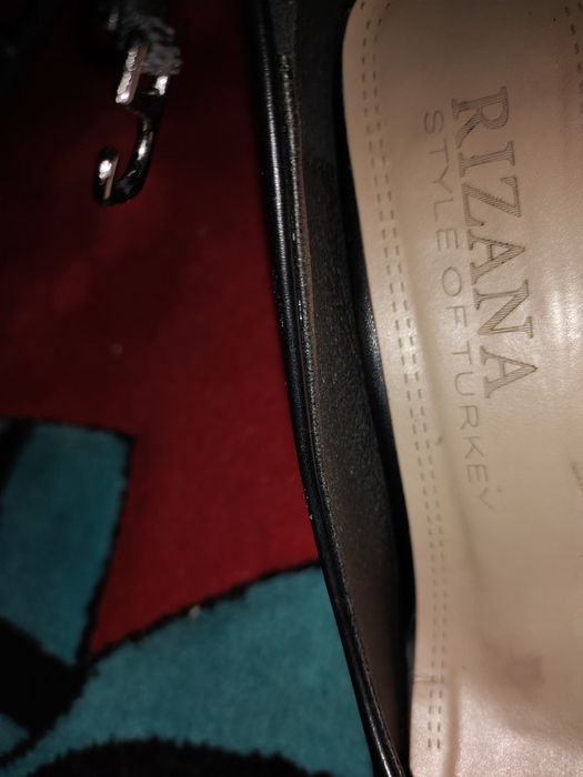 Продам женские туфли