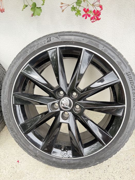 Anvelope 5x100 215/40/r17