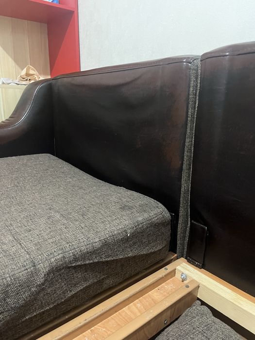 Продается выдвижной диван.
