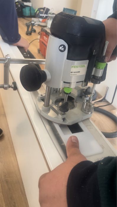 Проффесиональная установка дверей