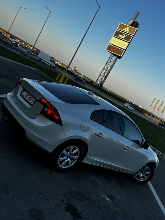 VOLVO S60 2012 — imagine 4