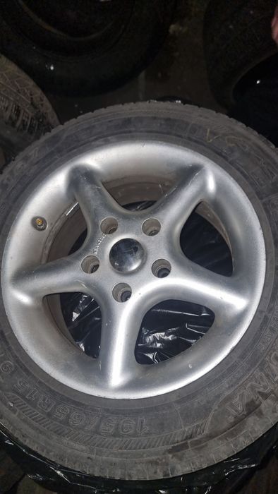 Продаю комплект дисков с шинами R15