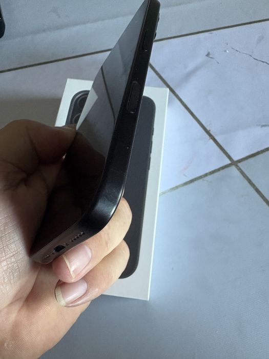 Apple iPhone 16  Black  128 GB  Като нов