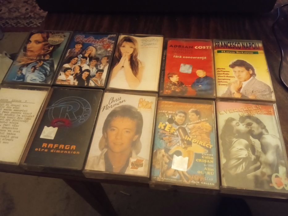 Vind casete cu diferite genuri