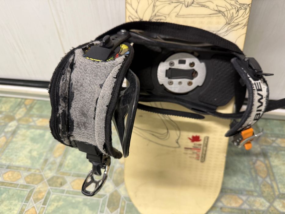 Продам сноуборд 150 см.