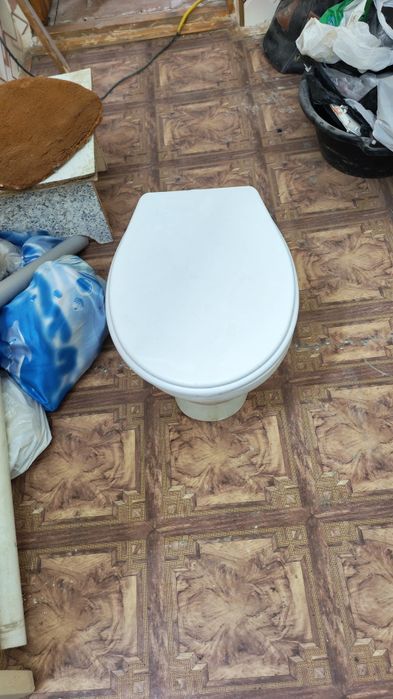 Unitaz Sotiladi holati yaxshi