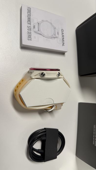 Ceas Garmin FORERUNNER 570 Amoled - 42MM