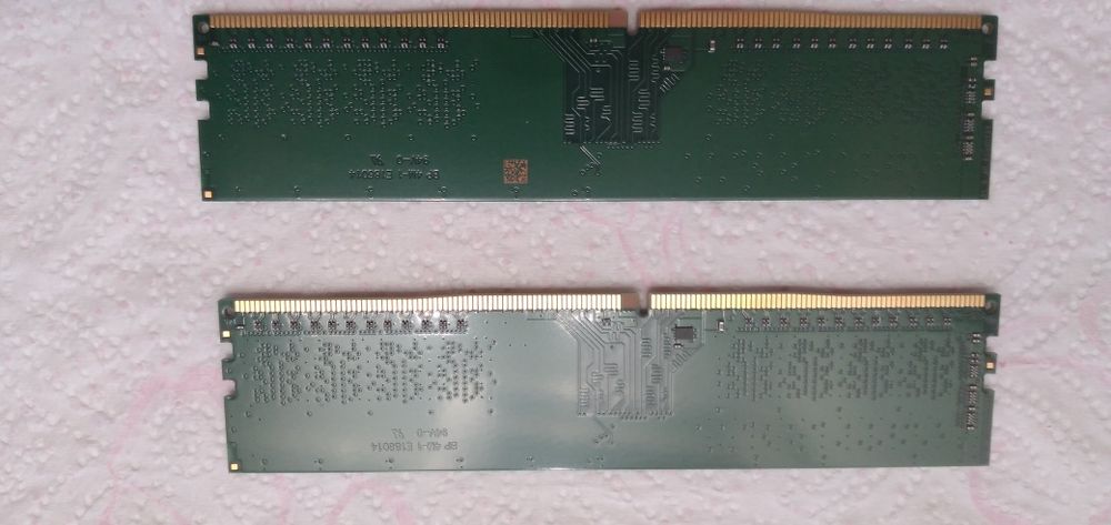 Продаю 2 плашки оперативной памяти