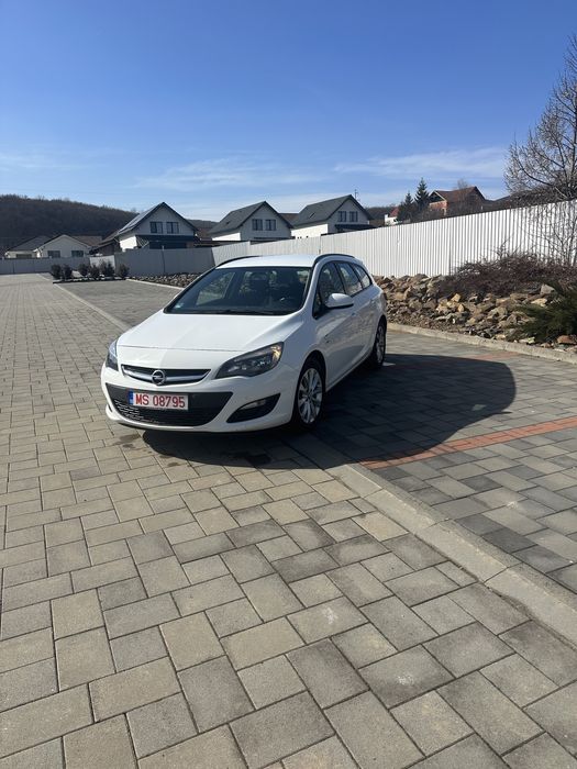 Opel Astra J ~ 2013 ~ 1.7 Diesel ~ Parktronic ~ Cârlig ~ Euro 5