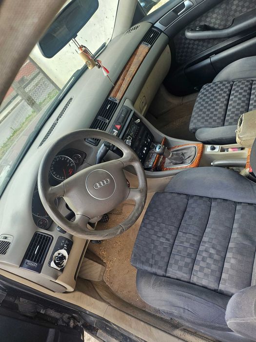 Автомобил Ауди А6 2.5 ТДИ