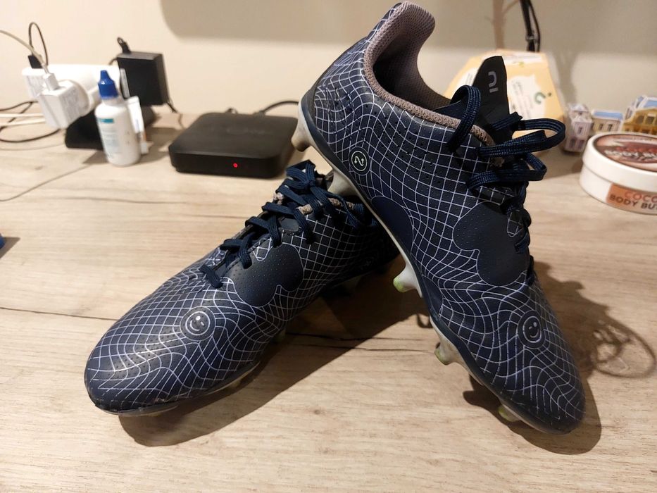 Детски футболни бутонки Kipsta