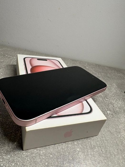 telefon IPhone 15 roz 128gb