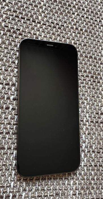 iPhone 12 Pro втора употреба в отлично състояние. Много добре поддържан и работи отлично.