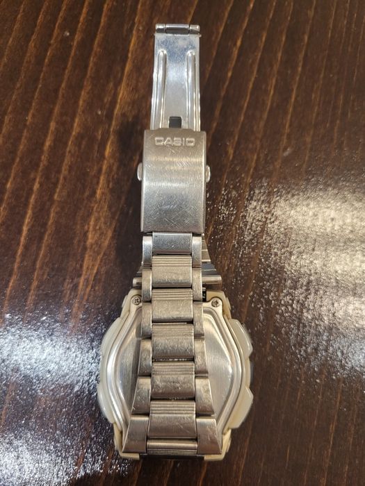 Часовник Casio Twin Sensor