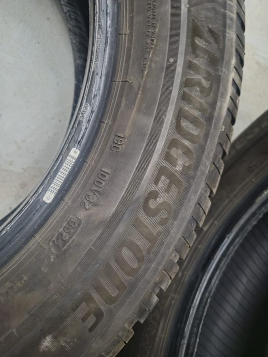 4 anvelope iarna Bridgestone 215 65 17 aproape noi