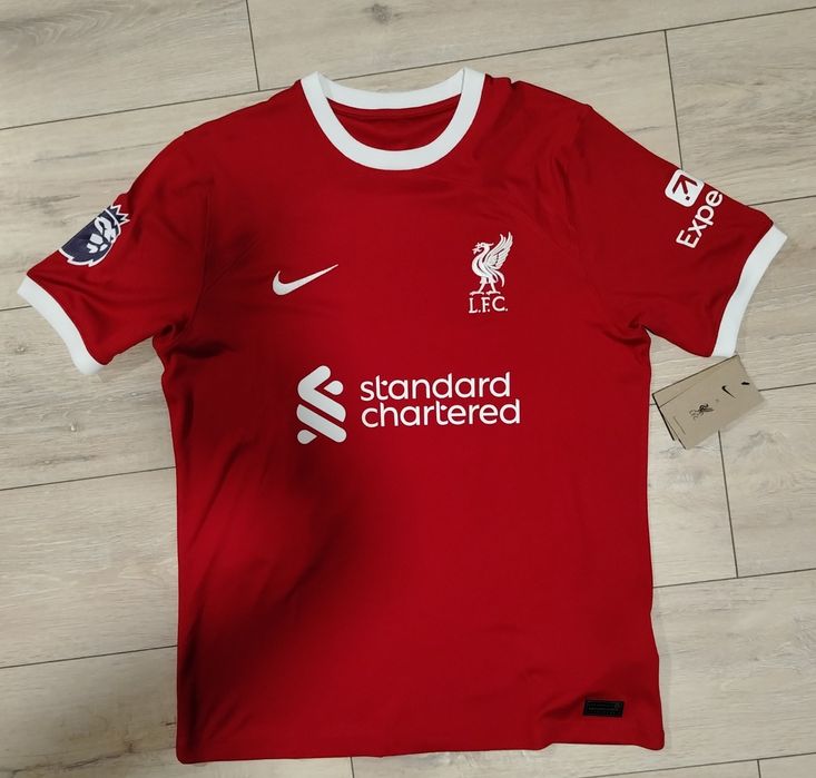 Оригинална тениска на Ливърпул