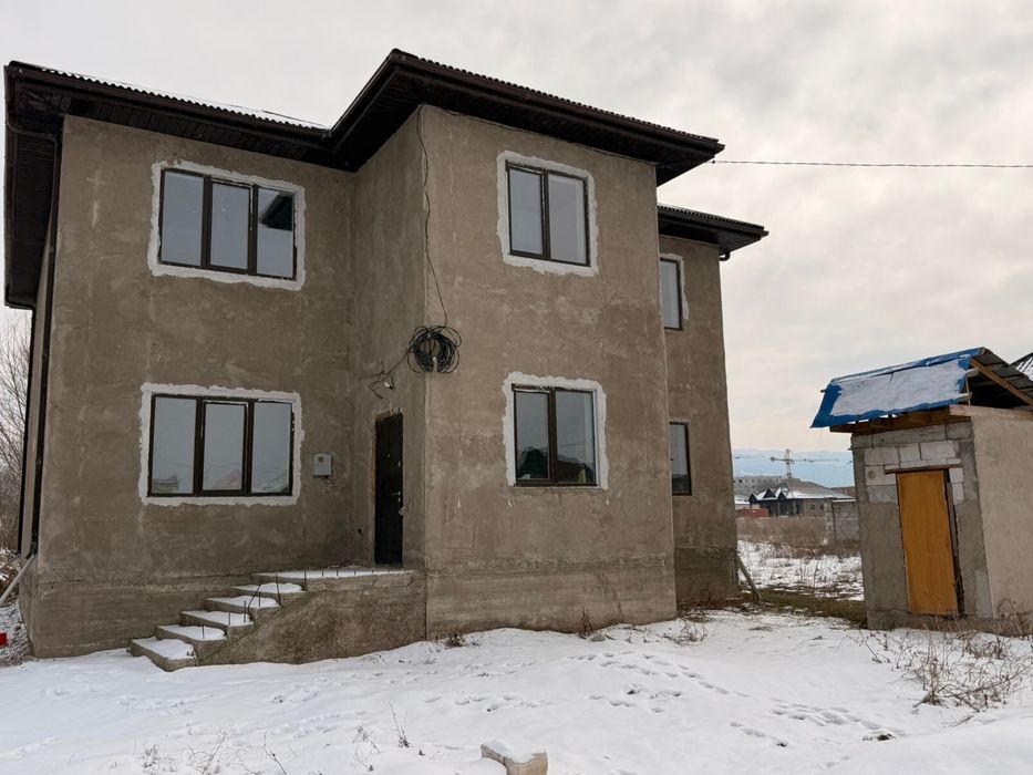 Продам 2х этажный частный дом