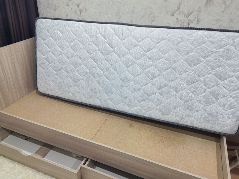 Кровать односпальная