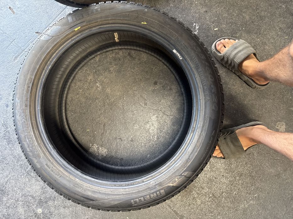 235/50/20 Pirelli M+S