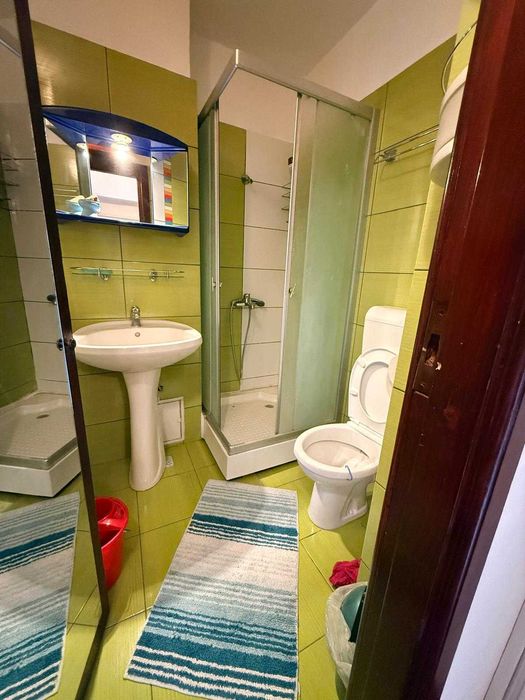 Apartament cu 4 camere, decomandat, de închiriat în Zona Soarelui