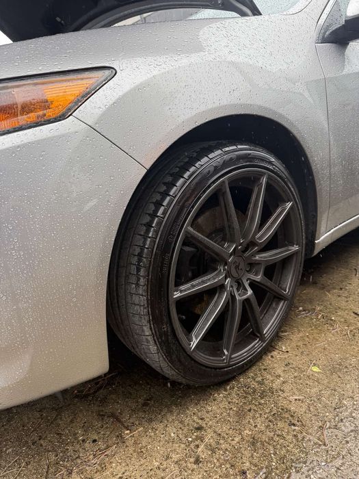 Продавам комплект Deutsche Alurad GmbH (немски алуминиеви джанти) с гу