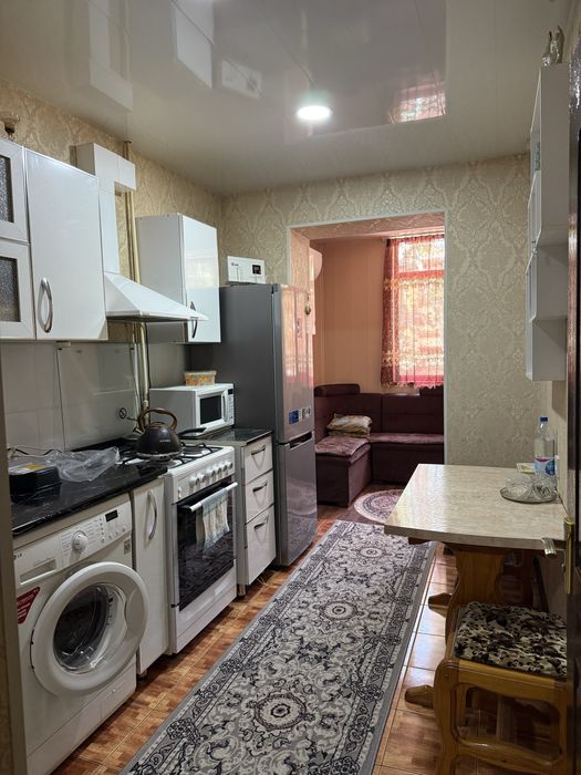 Продам свою 3-х комнатную квартиру возле центрального базара